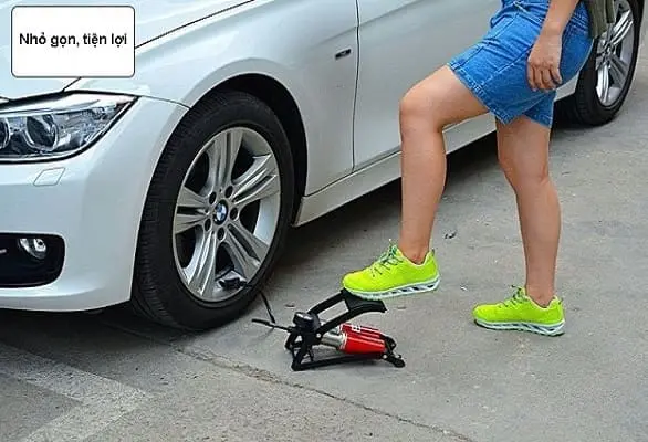 Bơm lốp ô tô đạp chân